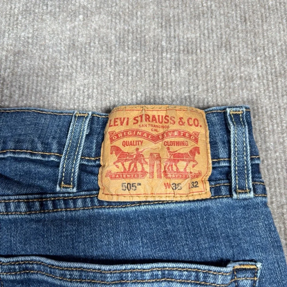 Levis 505 Jeans Mens‎ 38x32 Regular Fit Straight Medium Wash Blue Denim Stretch